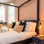 Spacious 3 Bed, Parking, Long Welcome, Relocators, Families, Contractors Lägenhet Knaresborough