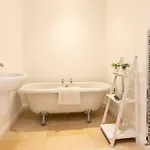 Spacious 3 Bed, Parking, Long Welcome, Relocators, Families, Contractors *