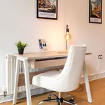 Spacious 3 Bed, Parking, Long Welcome, Relocators, Families, Contractors *