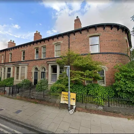 公寓 Spacious 3 Bed Parking, Long , Relocators *