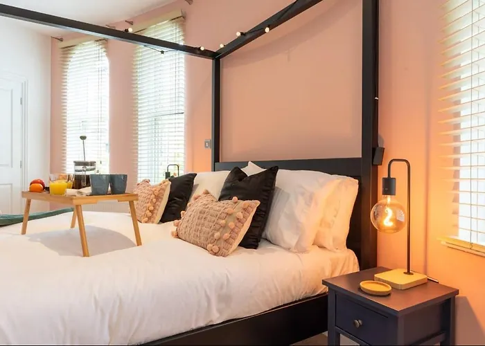 Spacious 3 Bed Parking, Long , Relocators Appartement Knaresborough