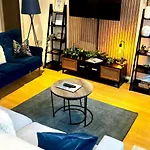 Spacious 3 Bed, Parking, Long Welcome, Relocators, Families, Contractors Apartmán *